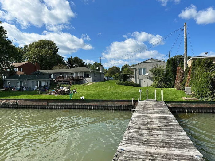 Lakeview Motel (OYO Hotel Lakeview) - Real Estate Photos (newer photo)